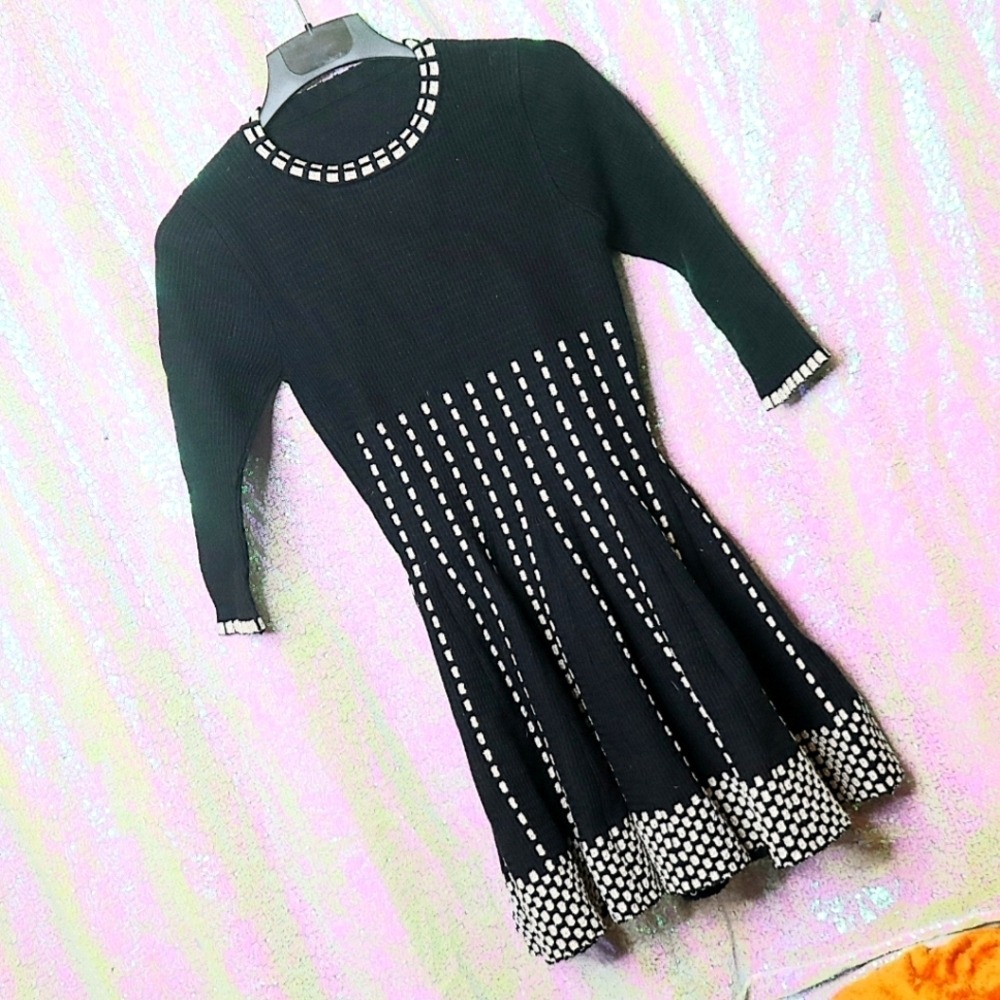 HEAVY SWEATER DRESS S Tinee Metallic Black Gold White Holiday Winter A-line Warm